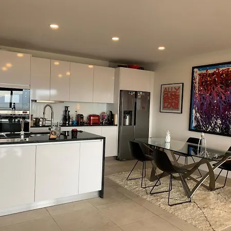 Avec Piscine Chauffee Et 5 Min *