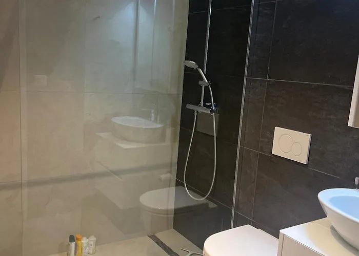 Avec Piscine Chauffee Et 5 Min 아파트 *